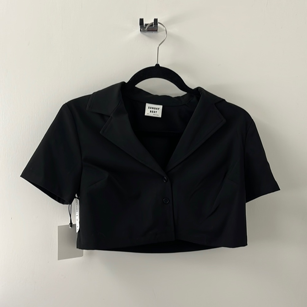 NWT Sunday Best Cropped Button Down